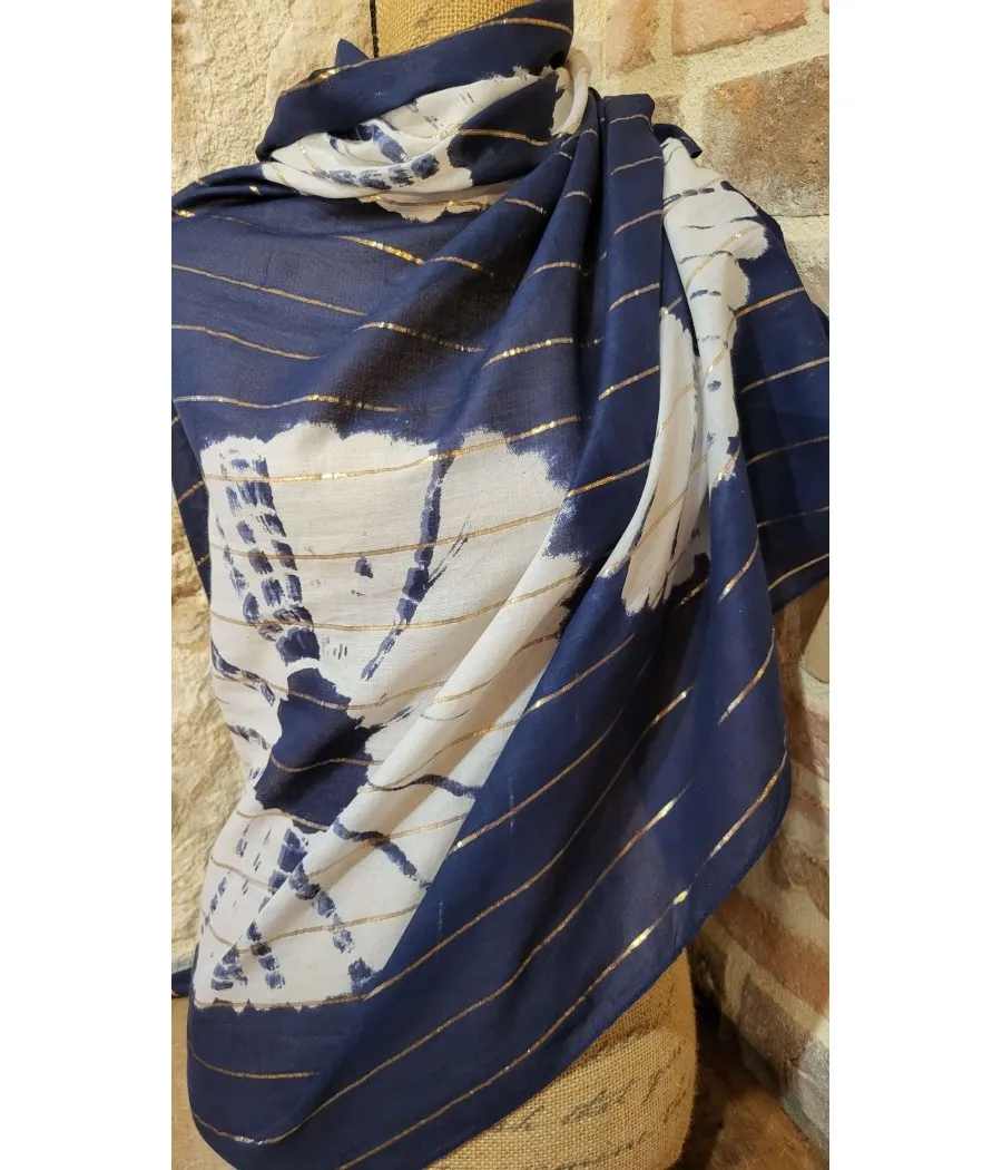 FLEURS BLANCHES ET FIL OR TYE AND DIE ARTISANAL - GRAND FOULARD FOND MARINE - FIL LUREX OR