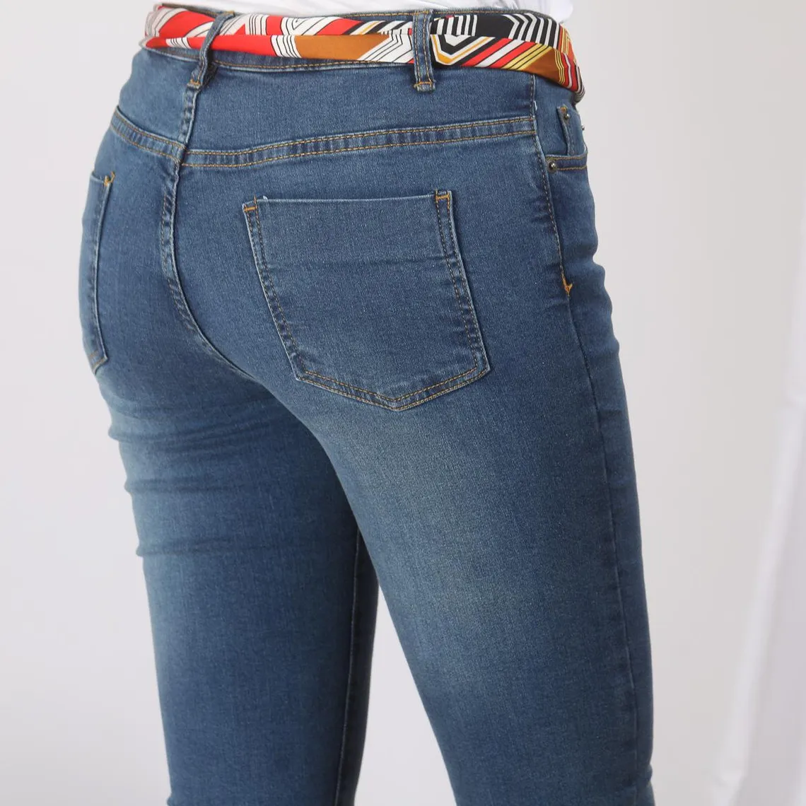 Jean skinny sur chevilles bas effilochés et ceinture femme - Bleu en coton | 3 Suisses