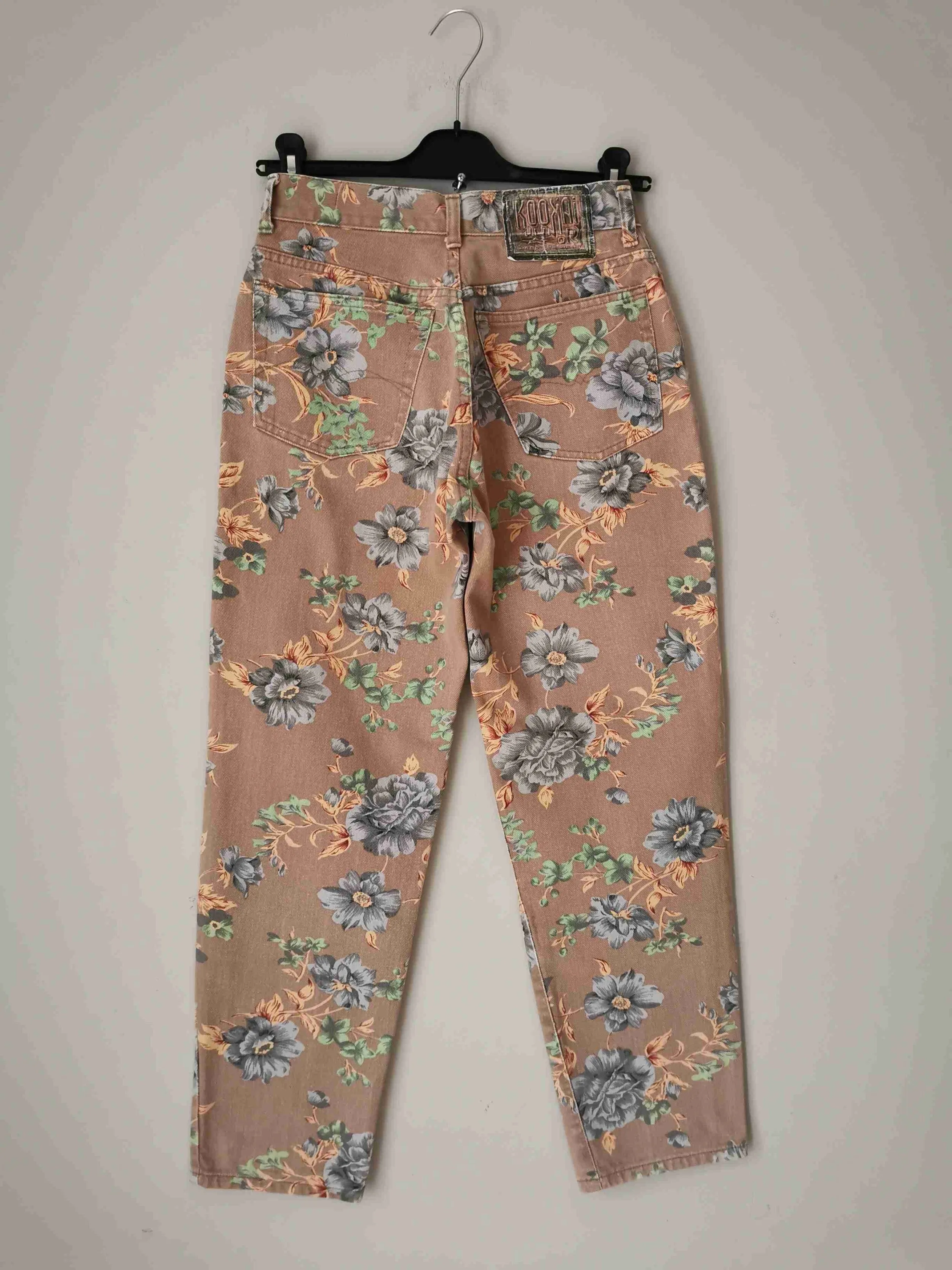 Jean à fleurs