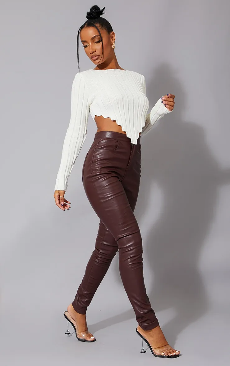 Pantalon skinny  chocolat foncé à bouton