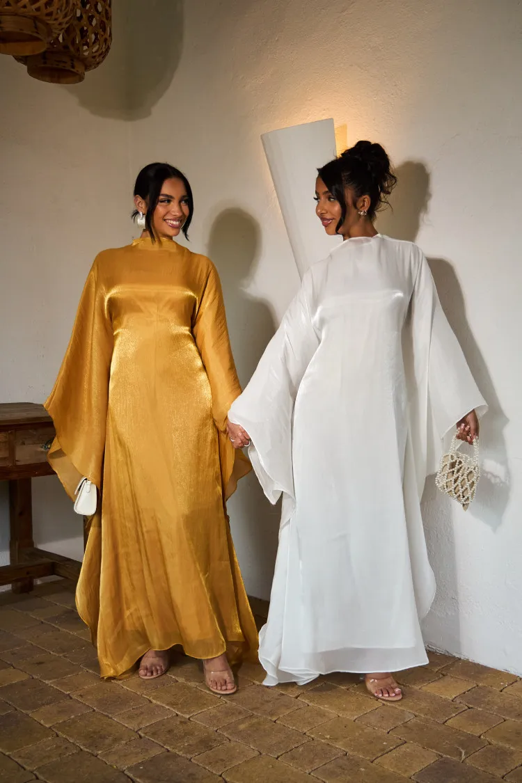 Robe 2 pièces sous-robe + voile à enfiler satiné doré