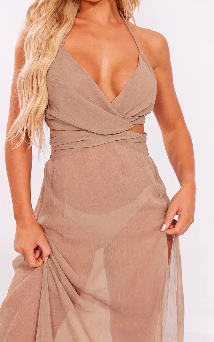 Robe de plage en mousseline de soie café au lait découpée à torsade devant